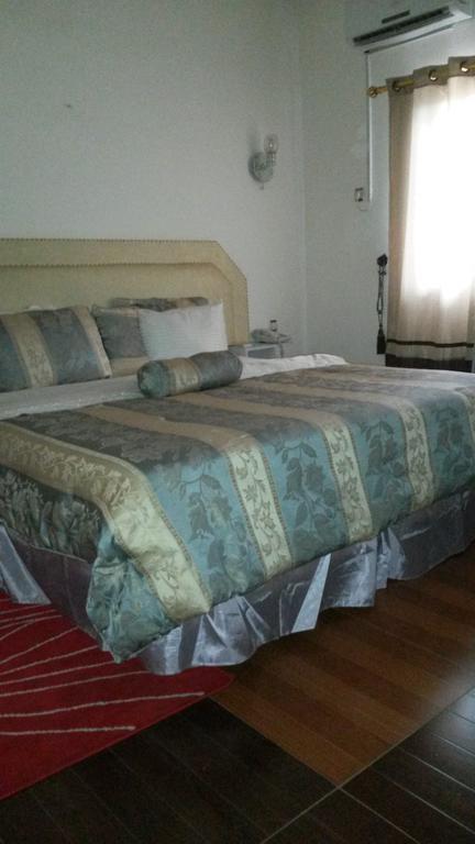 Zambezi Inn Hotel Conakry Quarto foto
